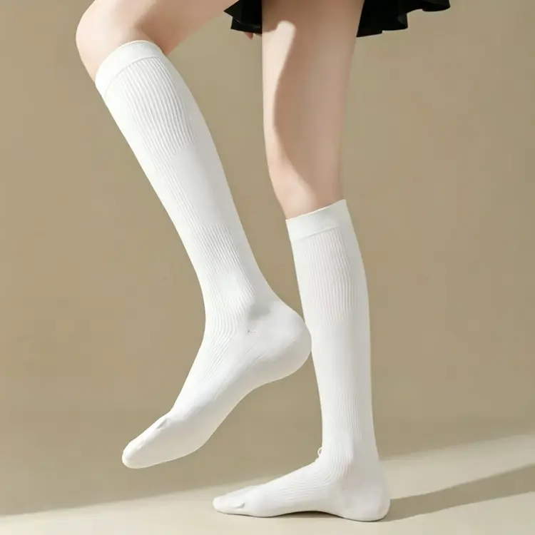 MISTYNE Travel Compression Socks — Style 05 in White