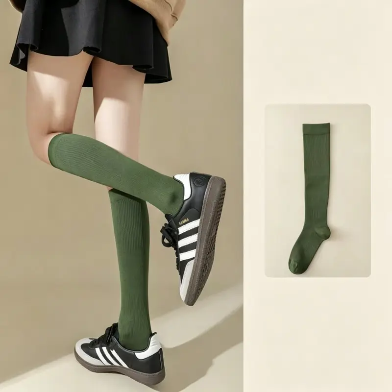MISTYNE Travel Compression Socks — Style 05 in Green