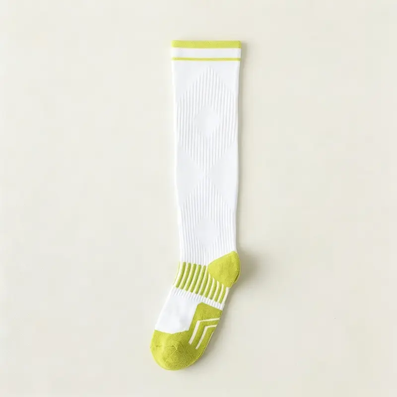 MISTYNE Recovery Compression Socks — Style 08 in White