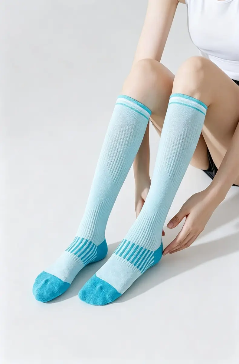 MISTYNE Recovery Compression Socks — Style 08 product detail 8