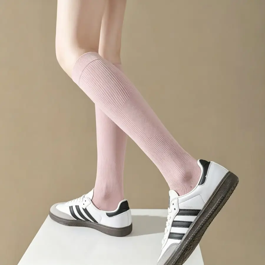 MISTYNE Travel Compression Socks — Style 05 in Pink